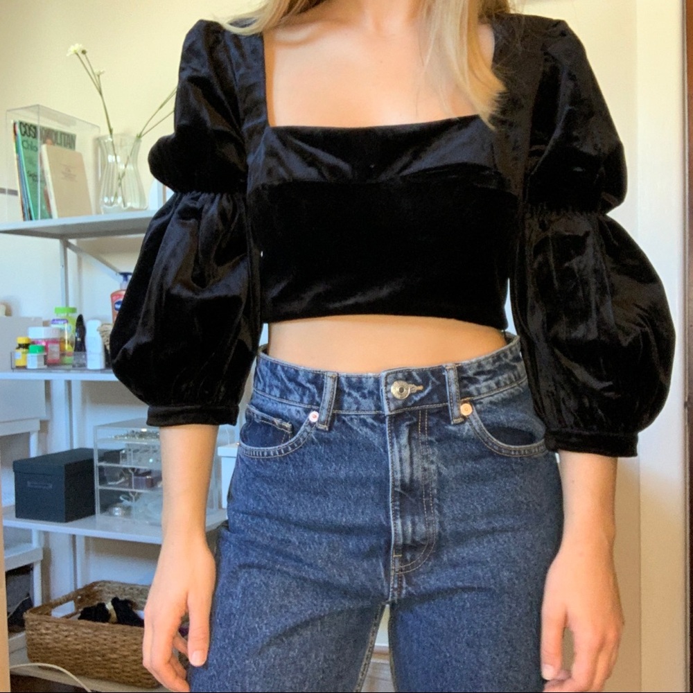 UO quarter sleeve top